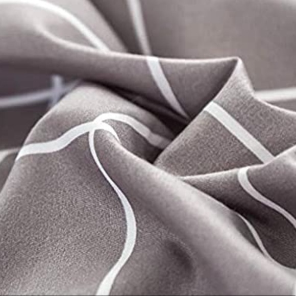NWT, Duvet COVER Set QUEEN 3 pc Grey & White